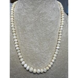 VTG‎ MOP Bead Mother-Of-Pearl Graduated Beaded Necklace 18.5"